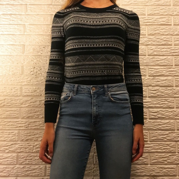 Black and White Patterned Sweater - Picture 4 of 5